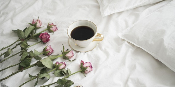 Liczba sprężyn w materacu - czy wpływa na komfort snu?